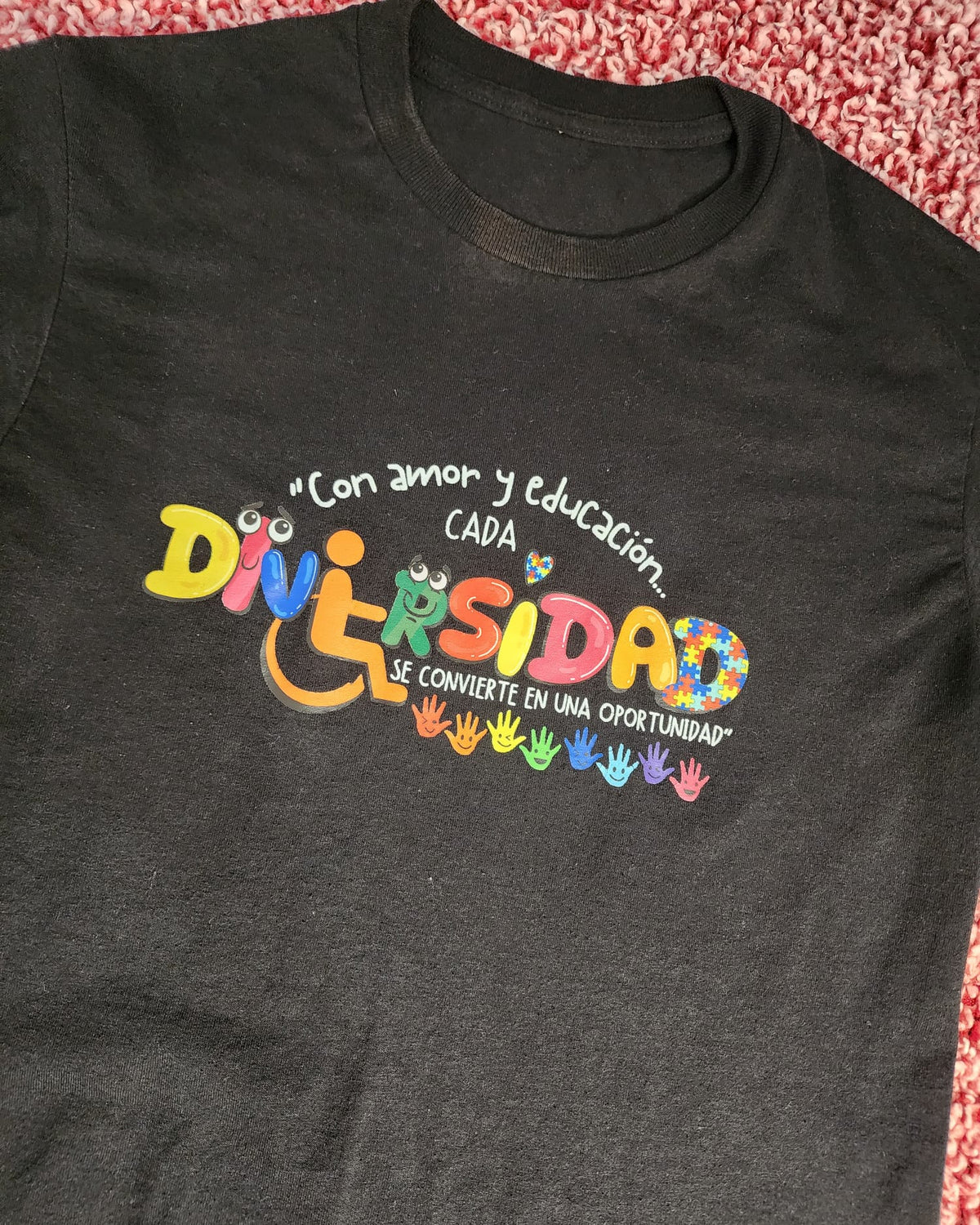 T- Shirt Con Amor y Educación