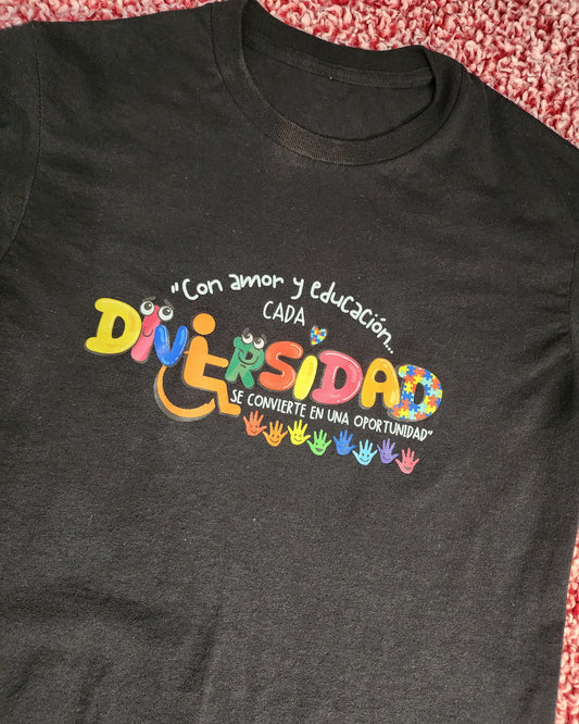 T- Shirt Con Amor y Educación